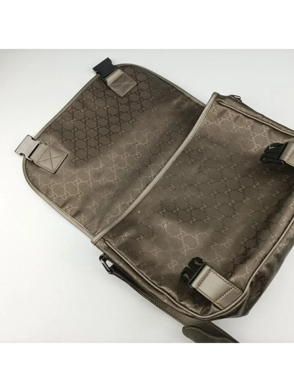 Gucci GG Plus Messenger Gold Leather